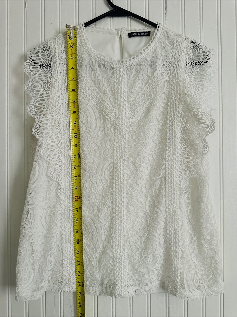 Cable & Gauge White lace blouse with floral embroidery and scalloped edges - Picture 2 of 11